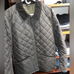 Brand New. Never worn 
Barbour MQU1722
BARBOUR CHECKED
HERITAGEITAGE LIDDESDALE